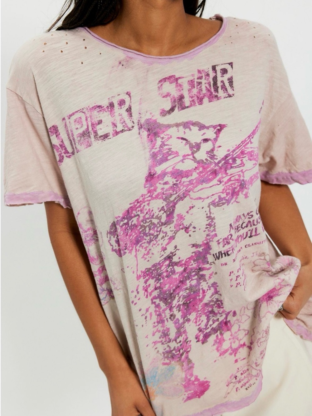 Magnolia Pearl Pale Pink & Vibrant Magenta Graphic Short Sleeve Tee